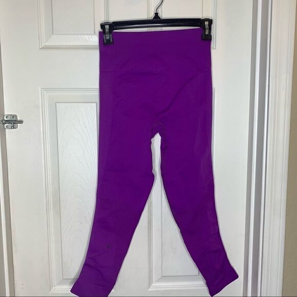 Lululemon Zone In Crop In Tender Violet Size 6 - Picture 4 of 8